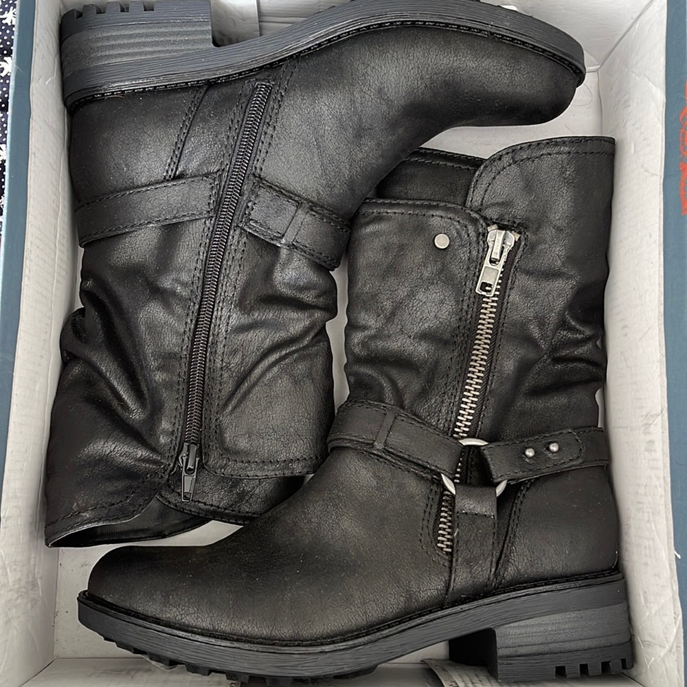 NWT - Women’s Carlos by Carlos Santana Seth Mid-Calf Boots